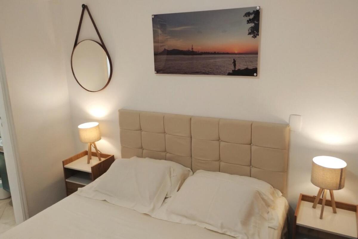 Cosy 1 Bedroom - Near Restaurants Apartment